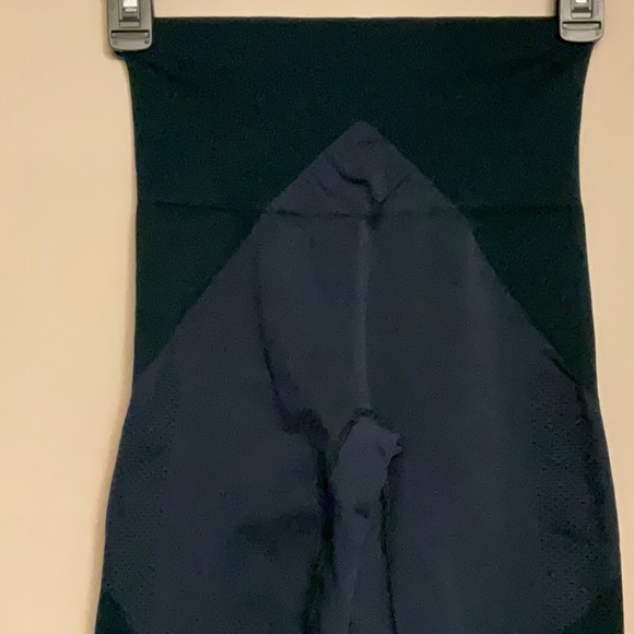 LNDR Spectrum HR 7/8 Leggings, Size XS/S Color Teal/ Navy blue - Picture 2 of 8